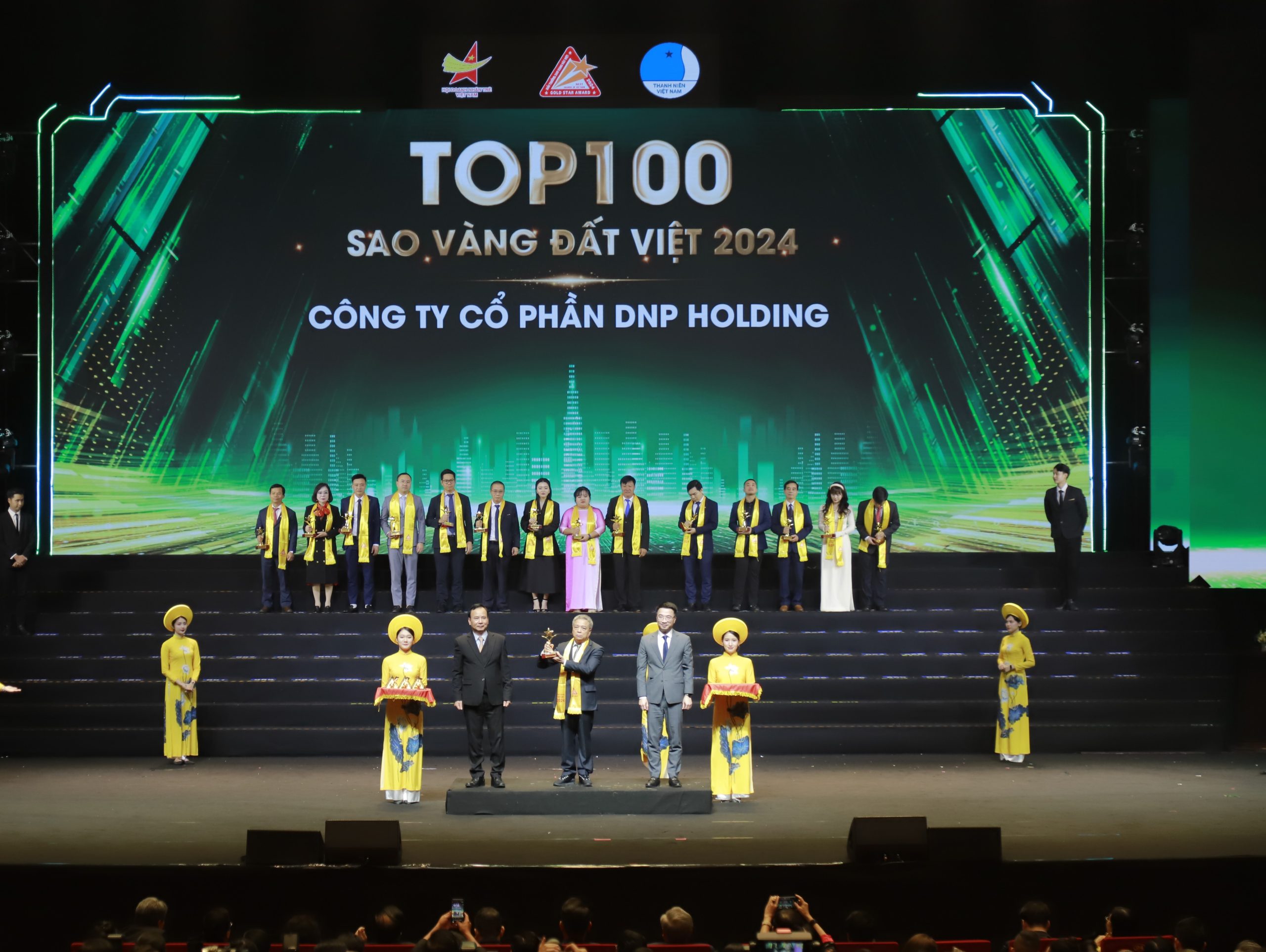 NHỰA ĐỒNG NAI ĐƯỢC VINH DANH TOP 100 SAO VÀNG ĐẤT VIỆT 2024